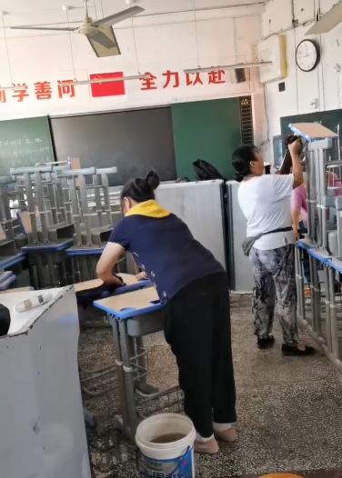 2024年8月15日萬州二中初中部開荒保潔服務(wù)由重慶美萬家保潔服務(wù)有限公司萬州分公司承接,并圓滿完成任務(wù),且得到甲方一致好評。